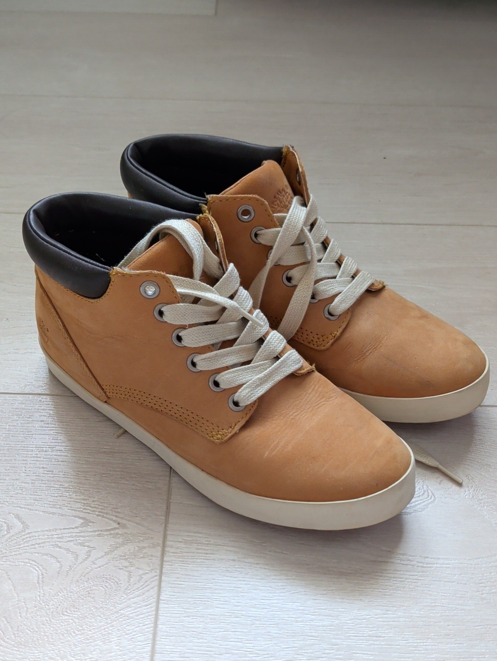 Women's Timberland Tan Leather Chukka Boots with Cushioned Collar
